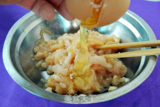 醬爆海蜇雞絲 鮮香脆嫩的經典家常菜制作指南